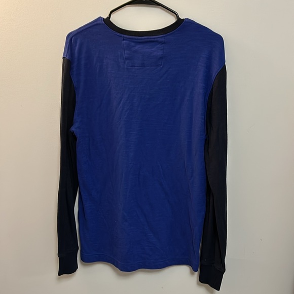 Banana Republic Men’s Blue Color Block Henley Sweater Shirt Size Large - Picture 3 of 3